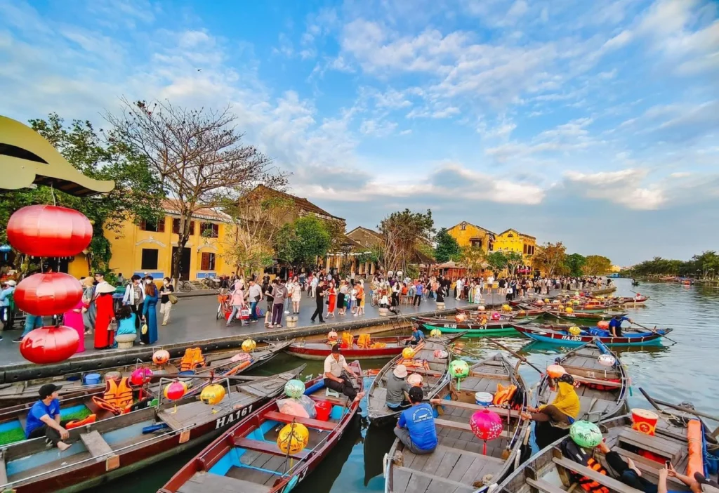 Lantern-lit Hoi An Ancient Town in central Vietnam